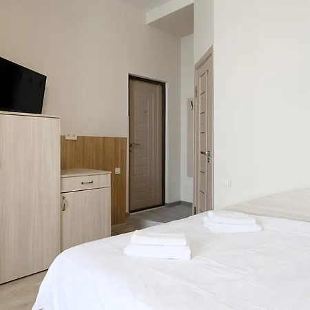 Buk Apartments On Doroshenka 25 Lviv Exterior photo