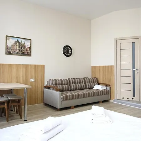 Buk Apartments On Doroshenka 25 Lviv Exterior photo
