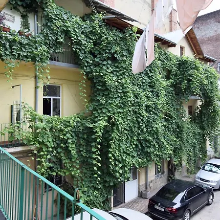 Buk Apartments On Doroshenka 25 Lviv Exterior photo