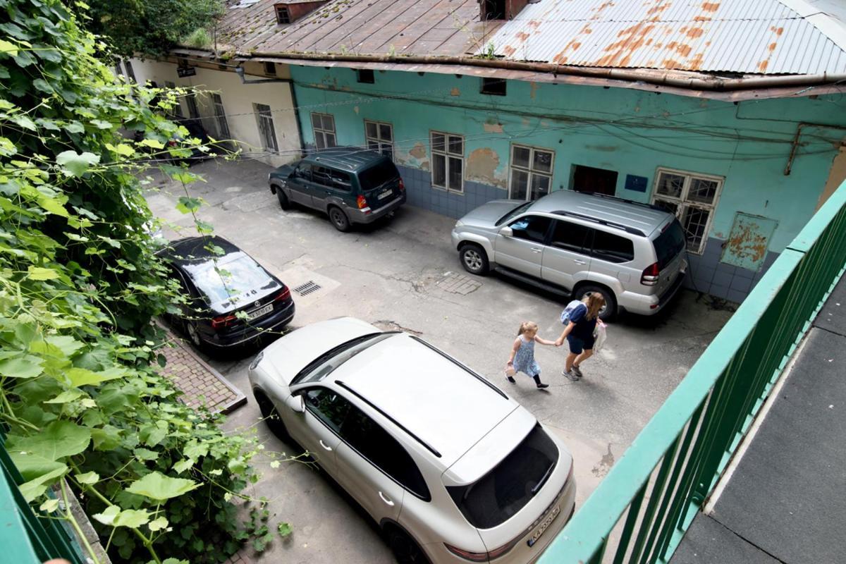 Buk On Doroshenka 25 Apartment Lviv
